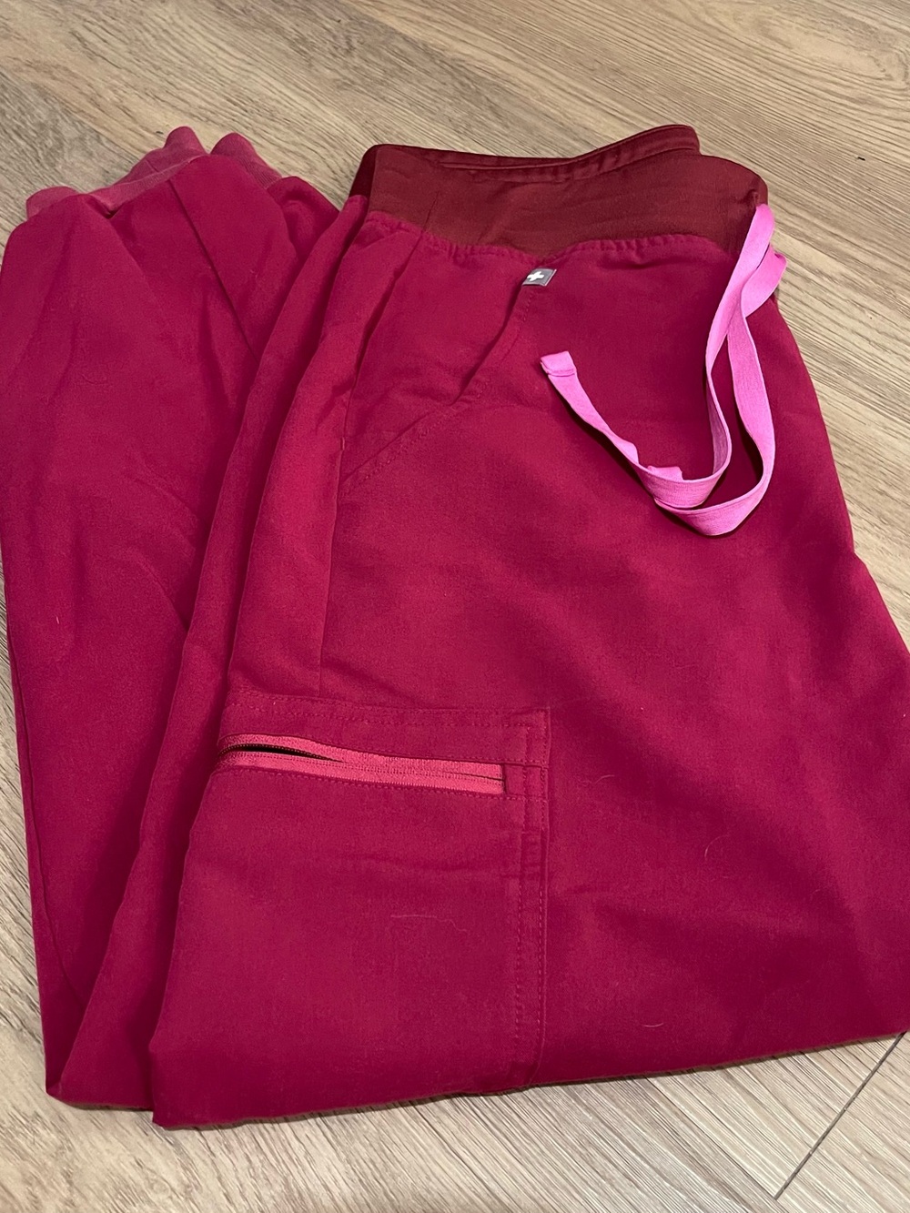 Figs Zamora Scrub Joggers, Magenta